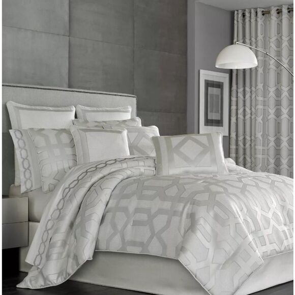 Five Queens Court Kennedy Window Panel Pair - Picture 4 of 5